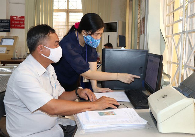 Không có bằng chính quy, công chức xã có bị tinh giản biên chế khi sắp xếp? - Ảnh 1. Không có bằng chính quy, công chức xã có bị tinh giản biên chế khi sắp xếp? - Ảnh 1.