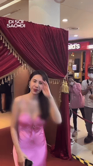 Top 3 nàng WAGs thị phi nhất: Thuỷ Tiên, Chu Thanh Huyền và 1 tiểu thư một lần vạ miệng ở ẩn vài năm- Ảnh 2. Top 3 nàng WAGs thị phi nhất: Thuỷ Tiên, Chu Thanh Huyền và 1 tiểu thư một lần vạ miệng ở ẩn vài năm- Ảnh 2.