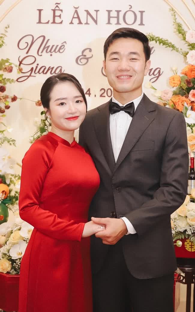 Nàng WAG từng bị ghét nhất làng bóng đá vì EQ âm điểm, sau 7 năm, thay đổi ngỡ ngàng thành nữ CEO nổi tiếng- Ảnh 9. Nàng WAG từng bị ghét nhất làng bóng đá vì EQ âm điểm, sau 7 năm, thay đổi ngỡ ngàng thành nữ CEO nổi tiếng- Ảnh 9.