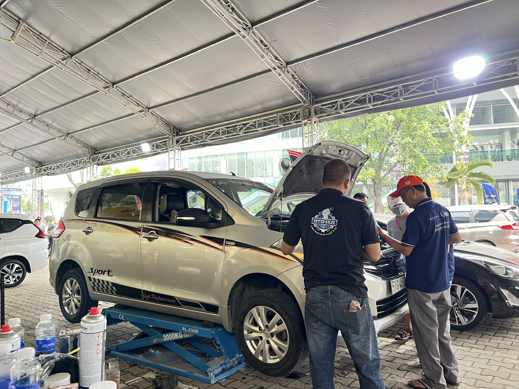Thông tin lan truyền TP HCM và Hà Nội cấm ô tô đời trước 2017 từ năm 2026, thực hư thế nào? - Ảnh 1.