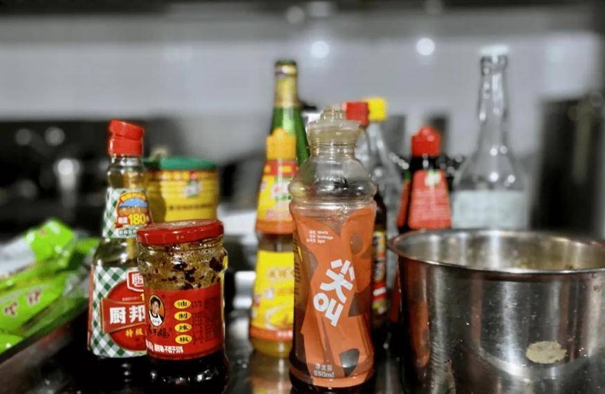 8 món đồ không nên có trong nhà để tránh vận xui và năng lượng tiêu cực - Ảnh 4.