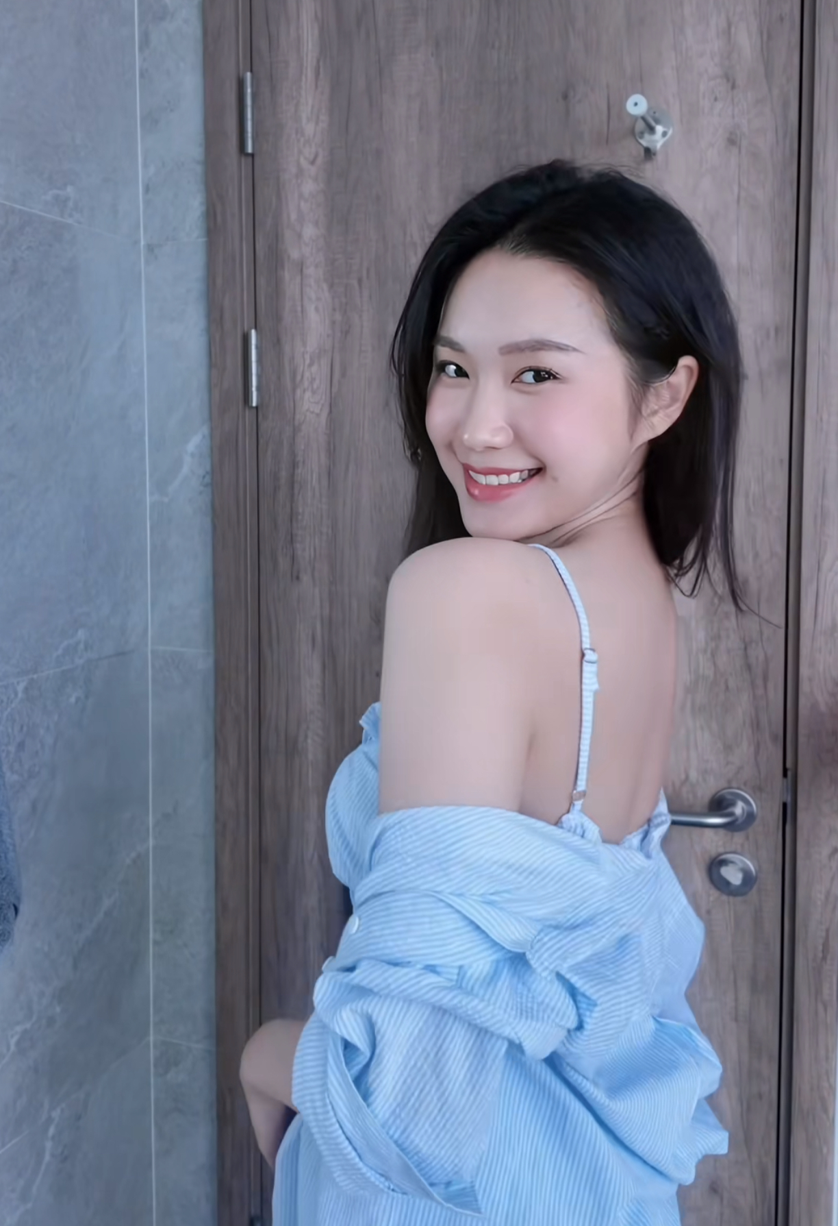 Xôn xao bức ảnh Doãn Hải My khoe lưng trần sau khi tăng 7kg sau sinh, có còn quyến rũ như thời thi hoa hậu?- Ảnh 1.