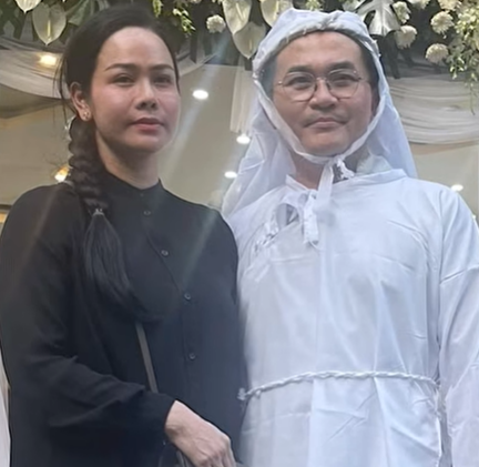 MC Đại Nghĩa chuẩn bị thất đầu tiên cho mẹ, thần sắc gây chú ý- Ảnh 5. MC Đại Nghĩa chuẩn bị thất đầu tiên cho mẹ, thần sắc gây chú ý- Ảnh 5.