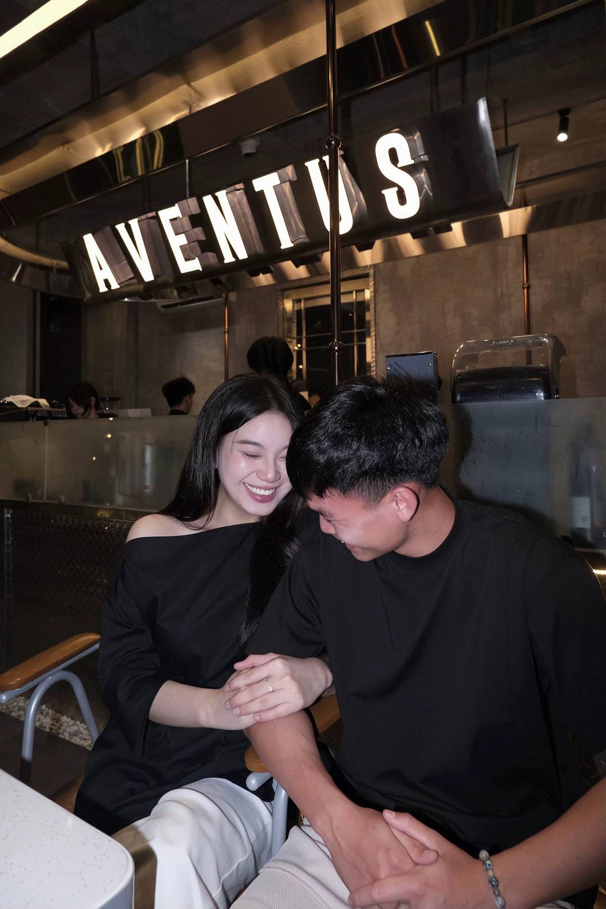 Loạt ảnh hẹn hò tình tứ của Hồ Văn Cường với hotgirl Nghệ An- Ảnh 4.