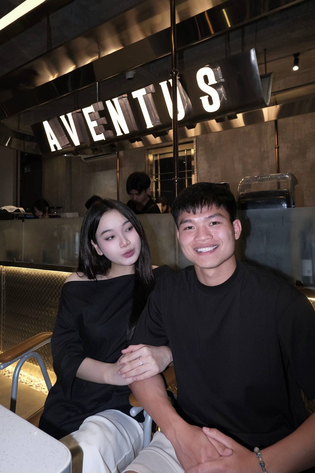 Loạt ảnh hẹn hò tình tứ của Hồ Văn Cường với hotgirl Nghệ An- Ảnh 6.