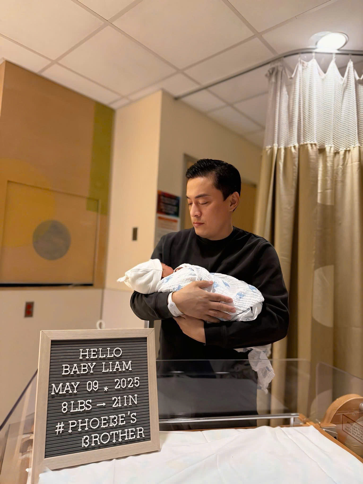 HOT: Lam Trường v&agrave; vợ k&eacute;m 17 tuổi b&iacute; mật đ&oacute;n con thứ 2- Ảnh 2.