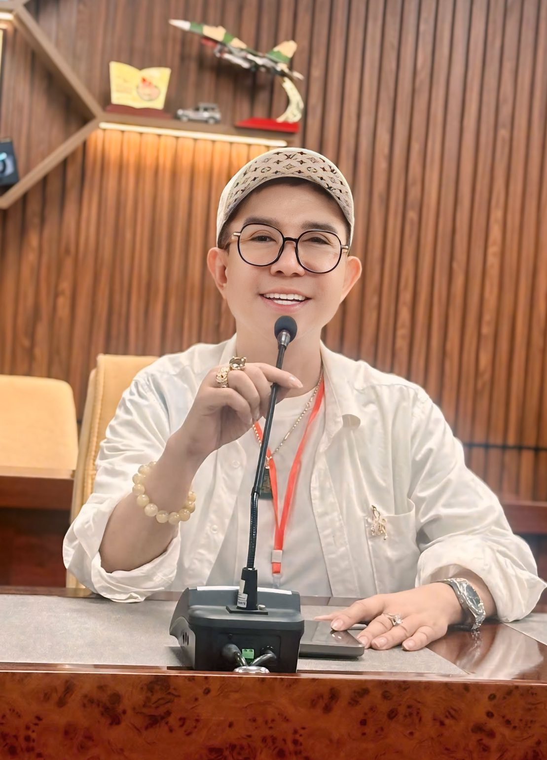 Long Nhật tuyên bố từ chức - Ảnh 1.