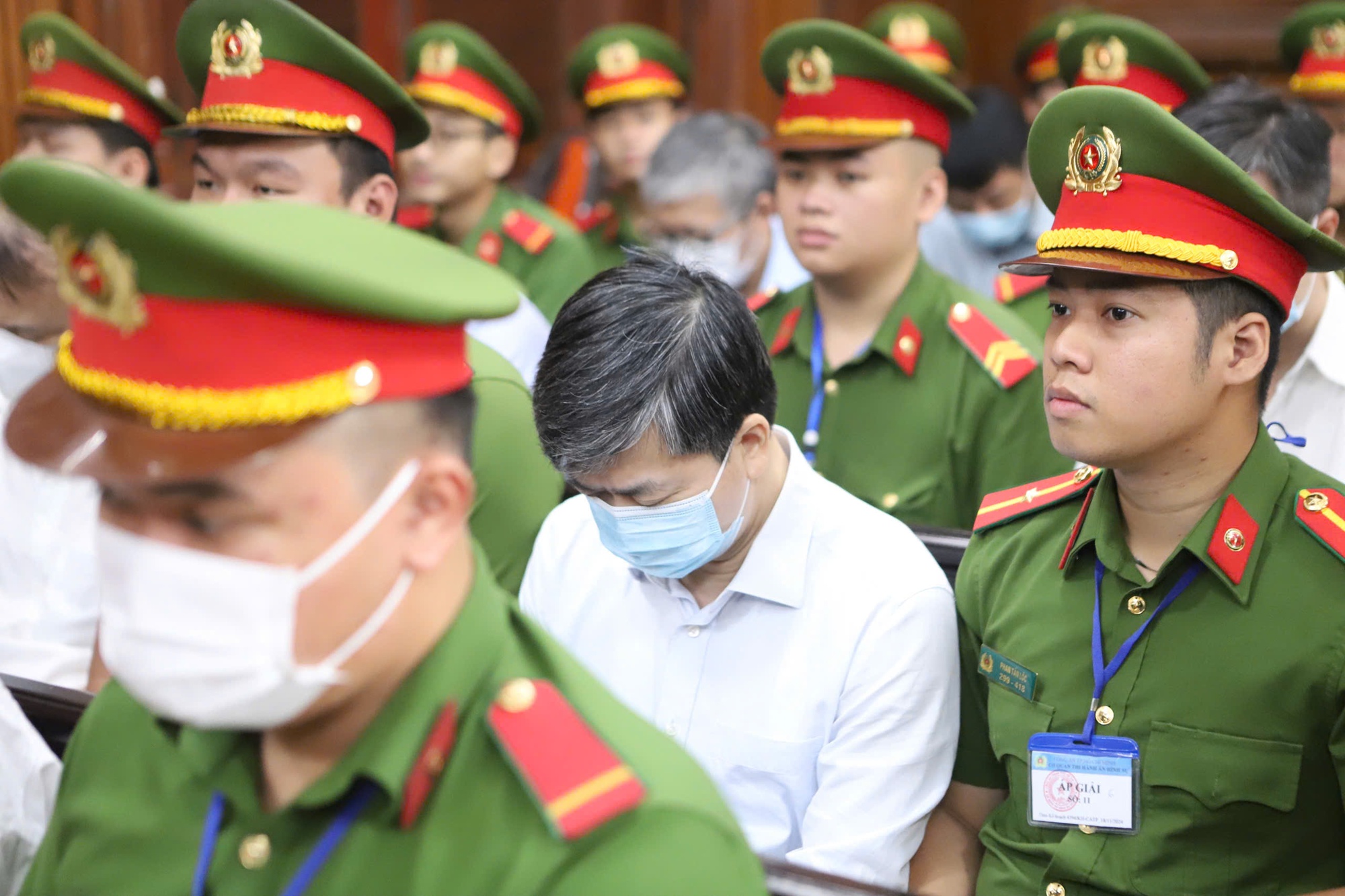 Phúc thẩm vụ Xuyên Việt Oil: Cựu Bí thư Bến Tre được giảm 7 năm tù - Ảnh 1.