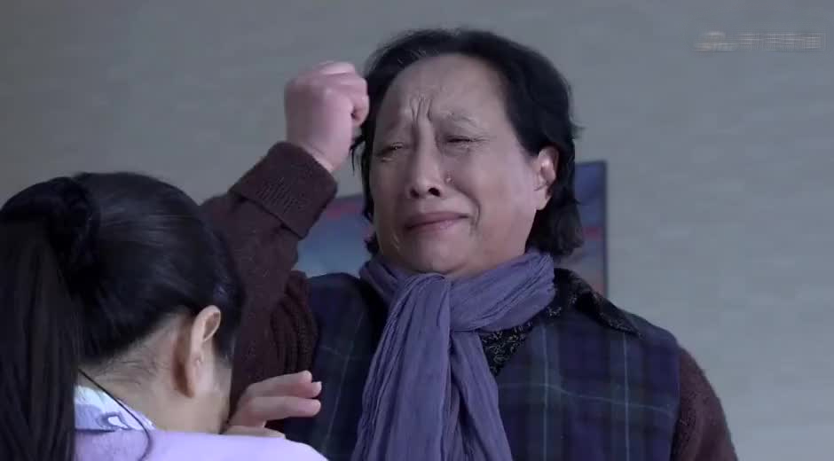 Đón mẹ vợ lên ở cùng, con rể sống trong sợ hãi mỗi ngày, đặc biệt khi nghe được lời đồn từ hàng xóm- Ảnh 1.