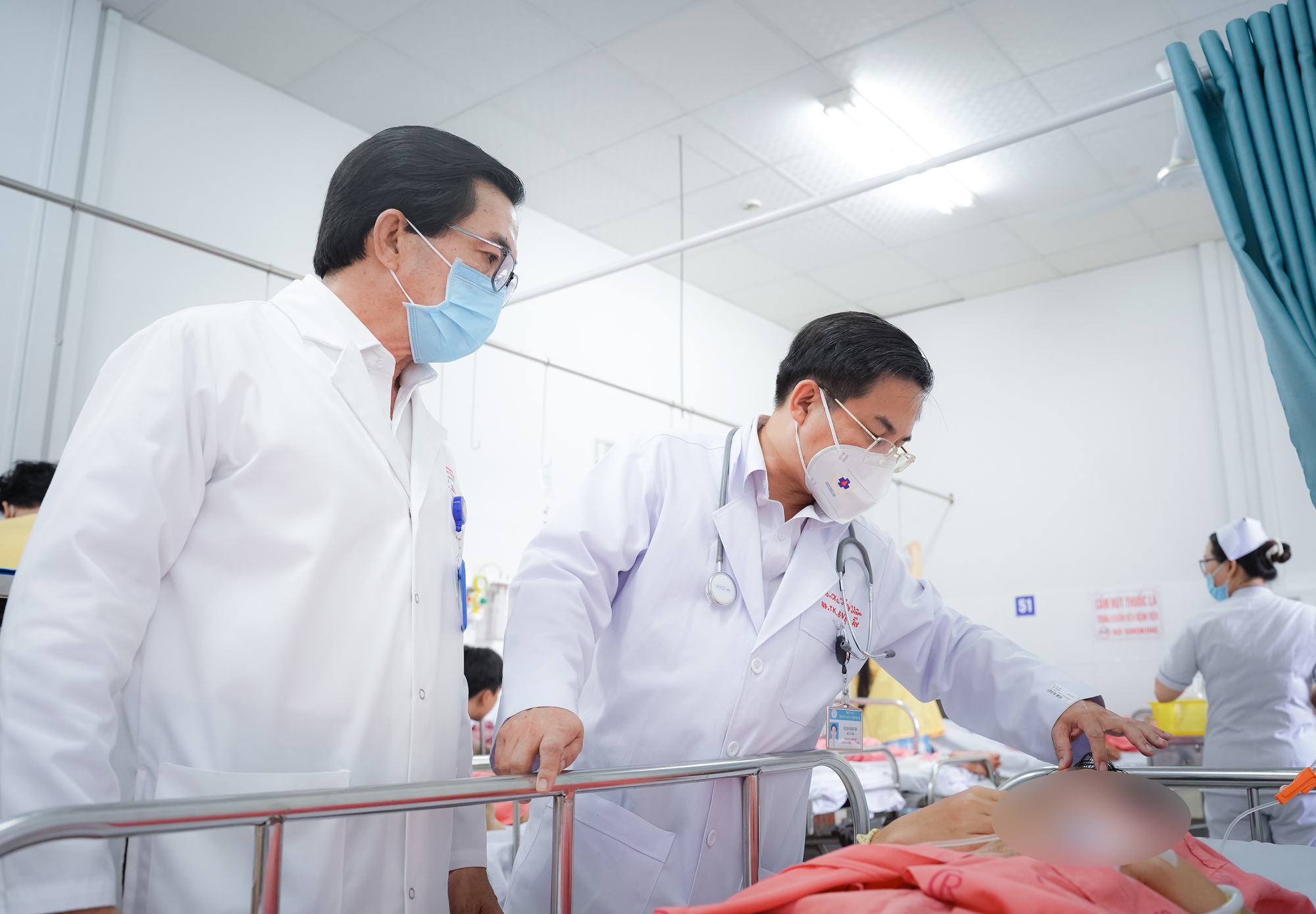 Đoàn hành hương 24 người gặp tai nạn nghiêm trọng tại Đồng Nai , 1 phụ nữ bị thương nặng - Ảnh 2.