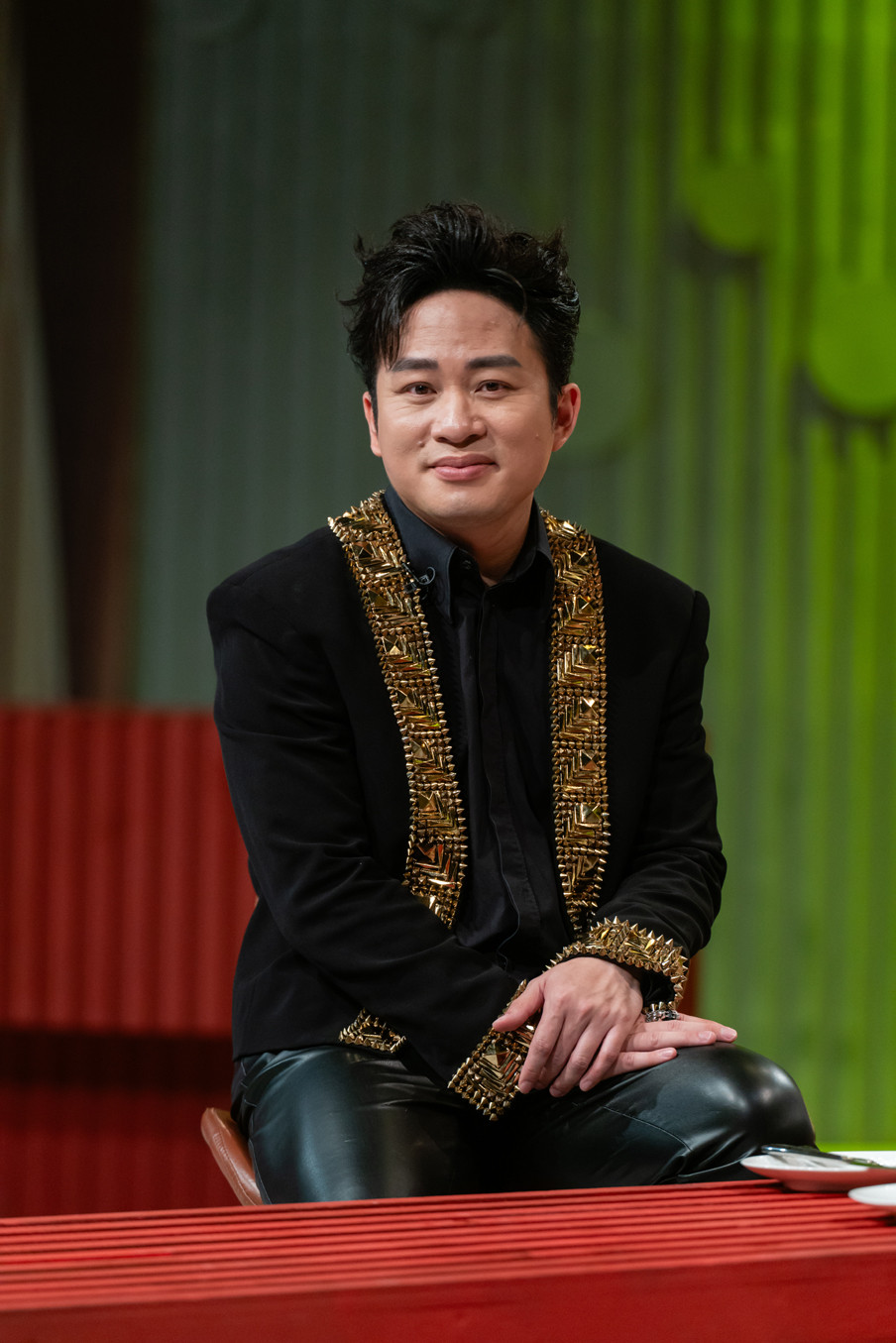 Nam ca sĩ nổi đình đám, nhà trung tâm quận Tây Hồ sang chảnh, hôn nhân viên mãn bên vợ hơn 2 tuổi - Ảnh 2. Nam ca sĩ nổi đình đám, nhà trung tâm quận Tây Hồ sang chảnh, hôn nhân viên mãn bên vợ hơn 2 tuổi - Ảnh 2.