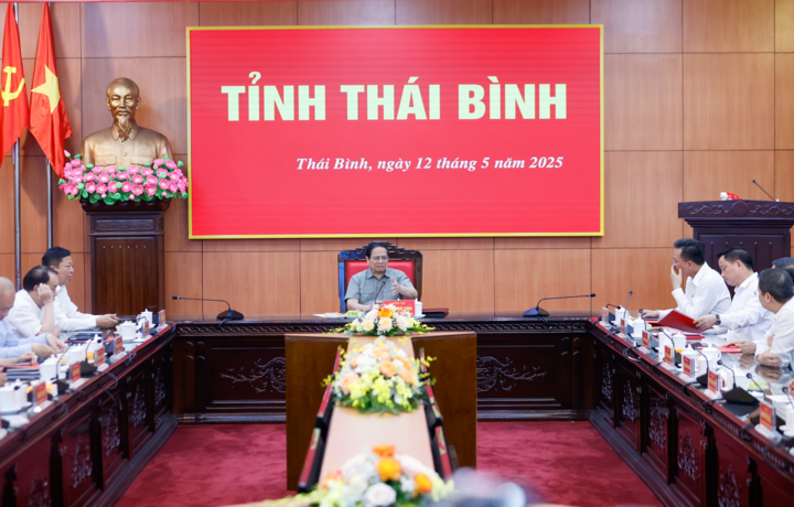Thủ tướng yêu cầu Thái Bình lấn biển và xây dựng đường 10 làn kết nối Hưng Yên - Ảnh 2. Thủ tướng yêu cầu Thái Bình lấn biển và xây dựng đường 10 làn kết nối Hưng Yên - Ảnh 2.