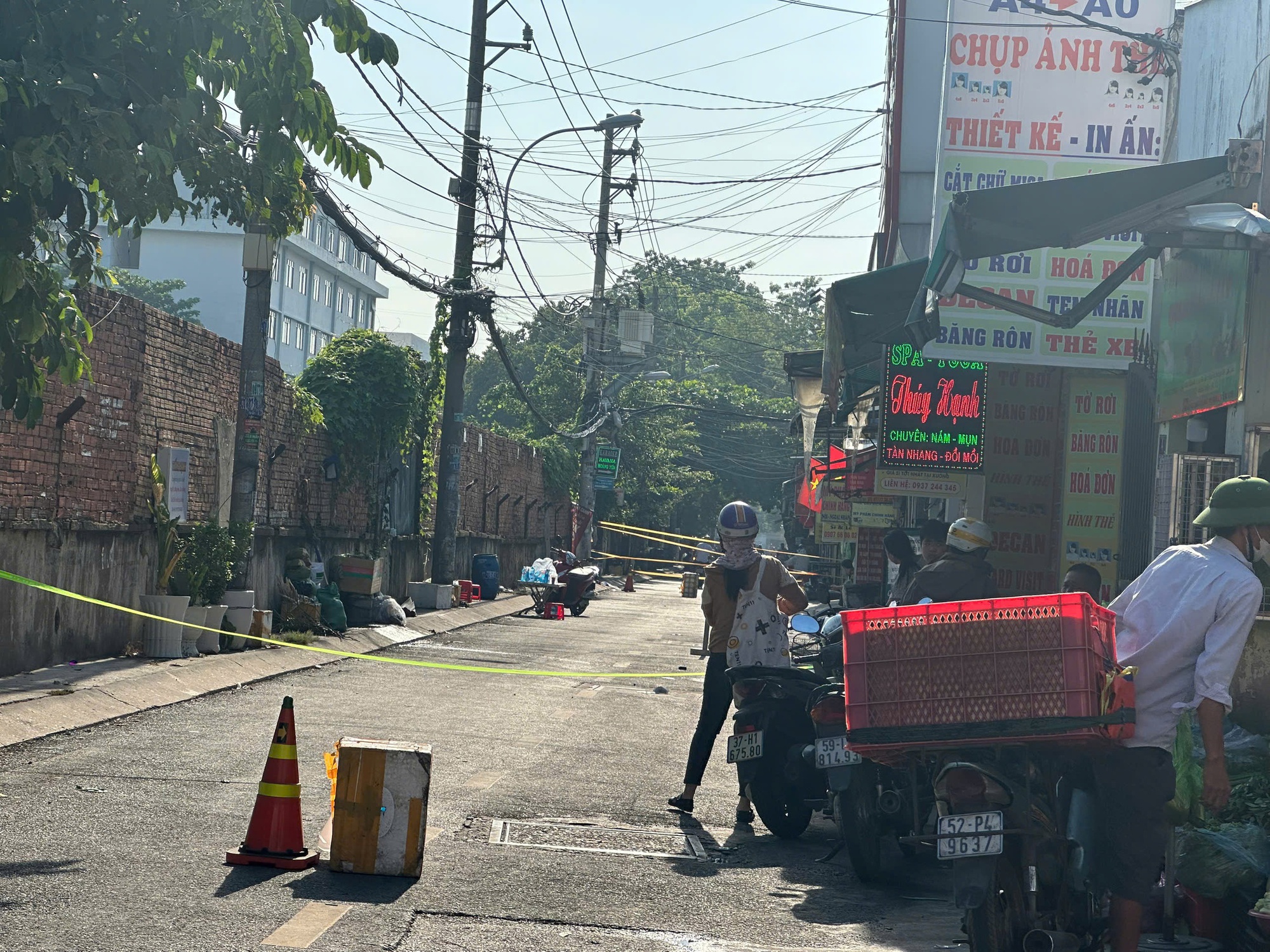 Cháy lớn nửa đêm ở TP HCM, một người tử vong- Ảnh 2. Cháy lớn nửa đêm ở TP HCM, một người tử vong- Ảnh 2.