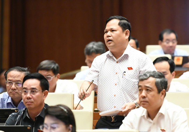 Ngành điện thua lỗ vẫn độc quyền: Tại sao doanh nghiệp nhà nước Tiếp tục chiếm ưu thế? - Ảnh 1.