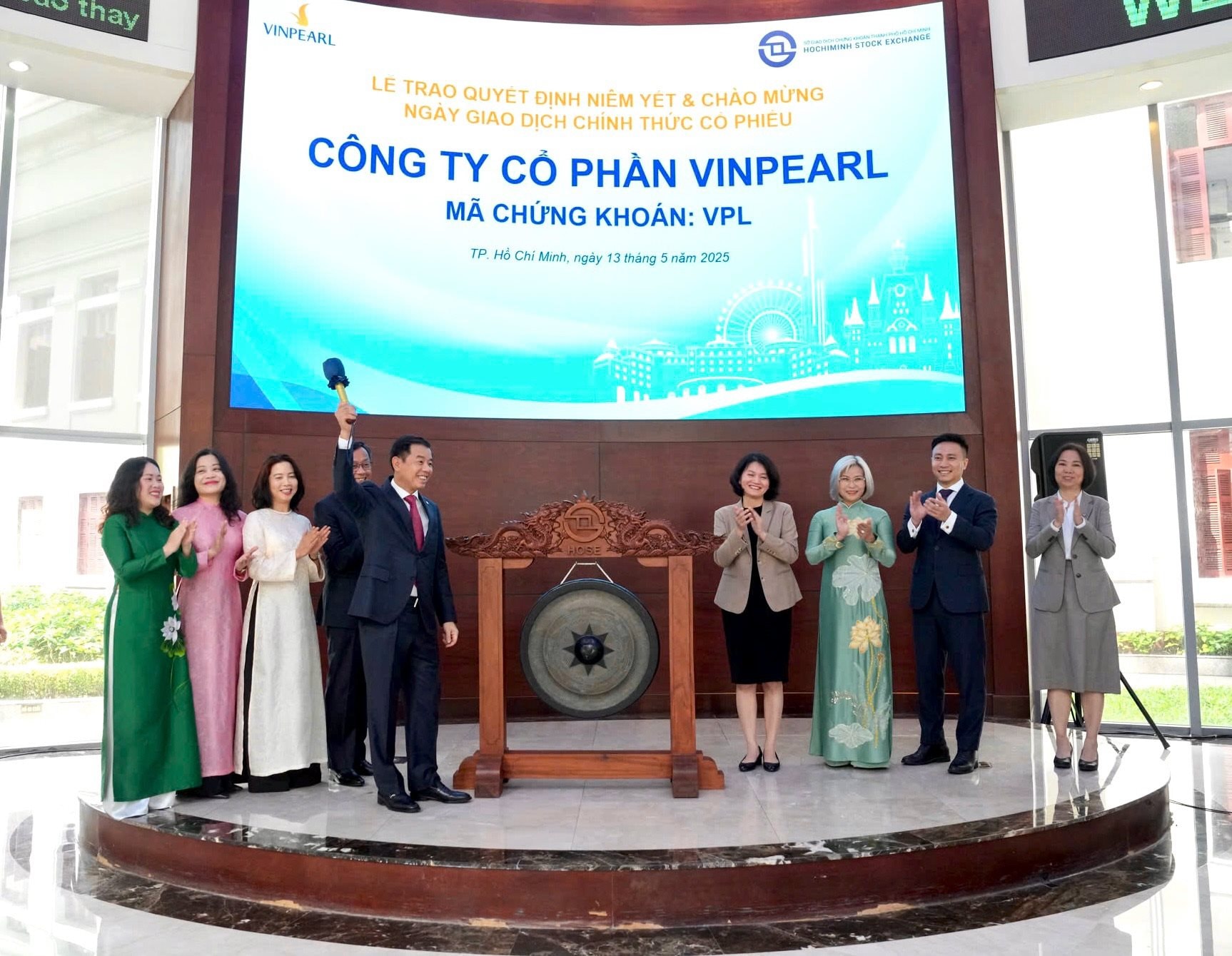 C&ocirc;ng vi&ecirc;n chủ đề  - "Cỗ m&aacute;y in tiền" của Vinpearl v&agrave; cuộc đua vươn tầm ch&acirc;u &Aacute; - Ảnh 2.