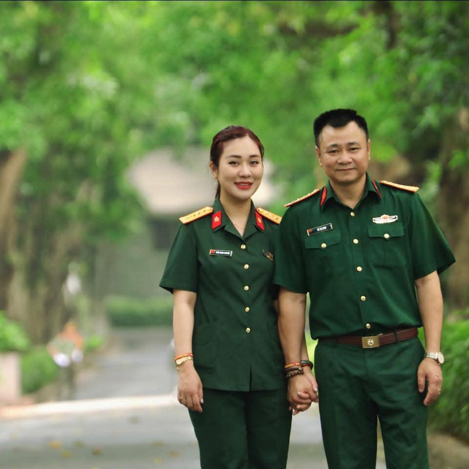 Chân dung người phụ nữ của nam Đại tá là NSND, Giám đốc Nhà hát Chèo Quân đội - Ảnh 2. Chân dung người phụ nữ của nam Đại tá là NSND, Giám đốc Nhà hát Chèo Quân đội - Ảnh 2.