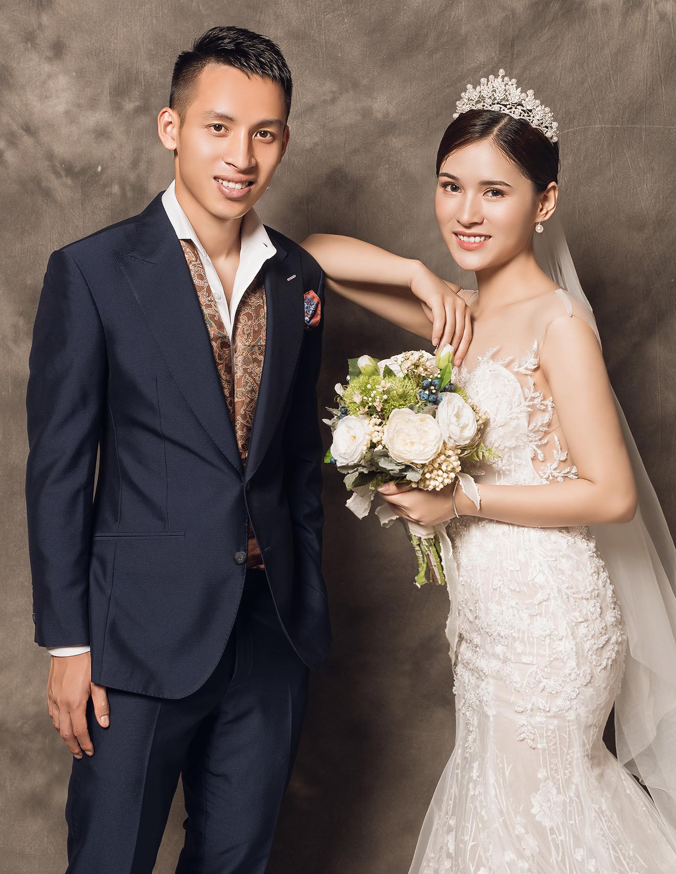 Cầu thủ nổi tiếng từng gây sốt khi xây nhà lầu 10 tỷ tặng bố mẹ, giờ tậu thêm biệt thự hạng sang cho vợ- Ảnh 3.