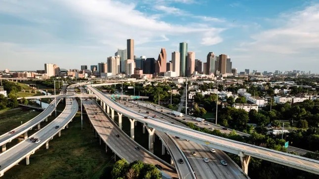 H&igrave;nh ảnh vệ tinh tiết lộ th&agrave;nh phố ch&igrave;m nhanh nhất nước Mỹ - Ảnh 1.