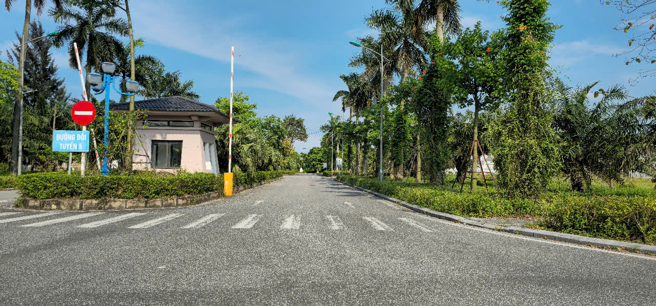 Cận cảnh khu đô thị hơn 1.400 tỉ đồng quá hạn tiến độ 6 năm vẫn chưa hoàn thành - Ảnh 11.