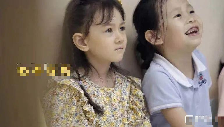 Lên truyền hình cùng mẹ nhưng đứa trẻ 5 tuổi luôn miệng nói "mẹ đã qua đời": Sự thật đằng sau thật đắng lòng - Ảnh 2. Lên truyền hình cùng mẹ nhưng đứa trẻ 5 tuổi luôn miệng nói "mẹ đã qua đời": Sự thật đằng sau thật đắng lòng - Ảnh 2.