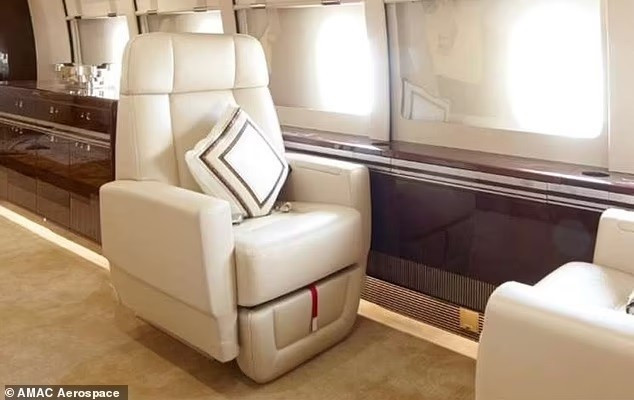 Chuyên cơ của Trump: Cung điện bay 400 triệu USD được Qatar tặng cựu Tổng thống Mỹ - Ảnh 9. Chuyên cơ của Trump: Cung điện bay 400 triệu USD được Qatar tặng cựu Tổng thống Mỹ - Ảnh 9.