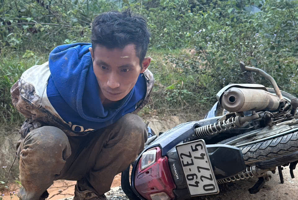 Lâm Đồng: Bắt tên cướp ngân hàng sau 1 giờ gây án - Ảnh 1.