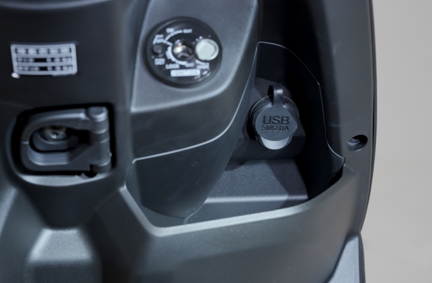 Cận cảnh màu sắc mới của Yamaha Cygnus Gryphus 2025: Lựa chọn mới cho tín đồ tay ga thể thao- Ảnh 10.