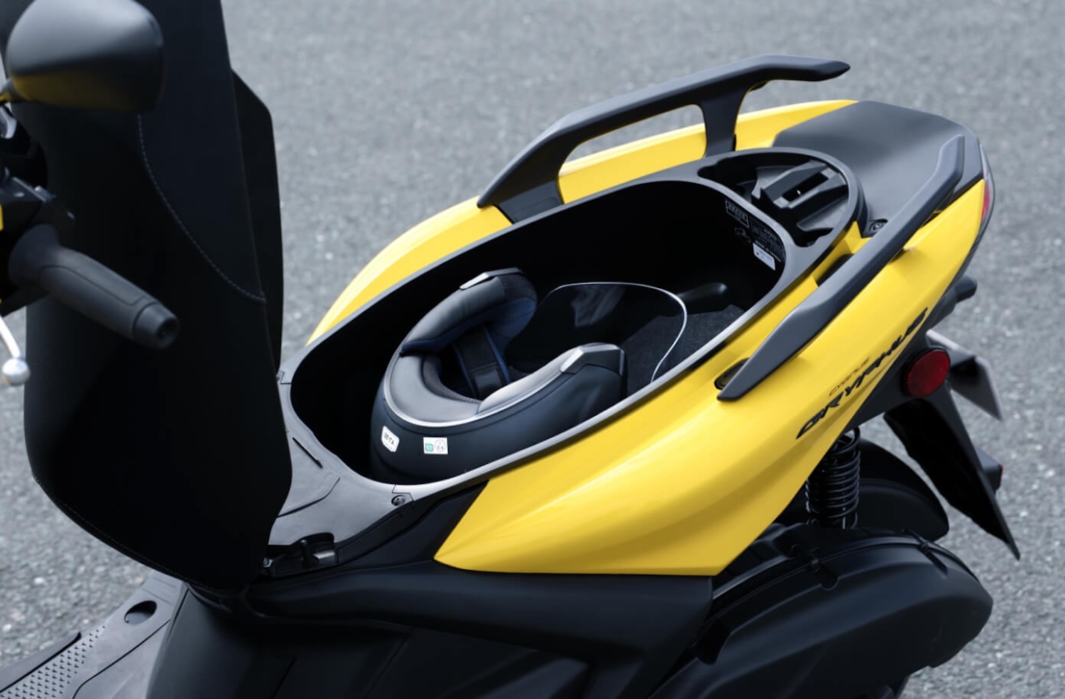 Cận cảnh màu sắc mới của Yamaha Cygnus Gryphus 2025: Lựa chọn mới cho tín đồ tay ga thể thao- Ảnh 9.