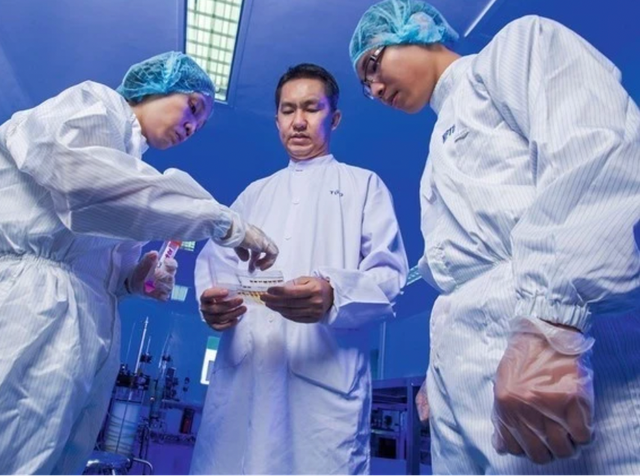 Doanh nh&acirc;n Hồ Nh&acirc;n - con rể gia tộc Sơn Kim qua đời v&igrave; bệnh hiểm ngh&egrave;o- Ảnh 1.