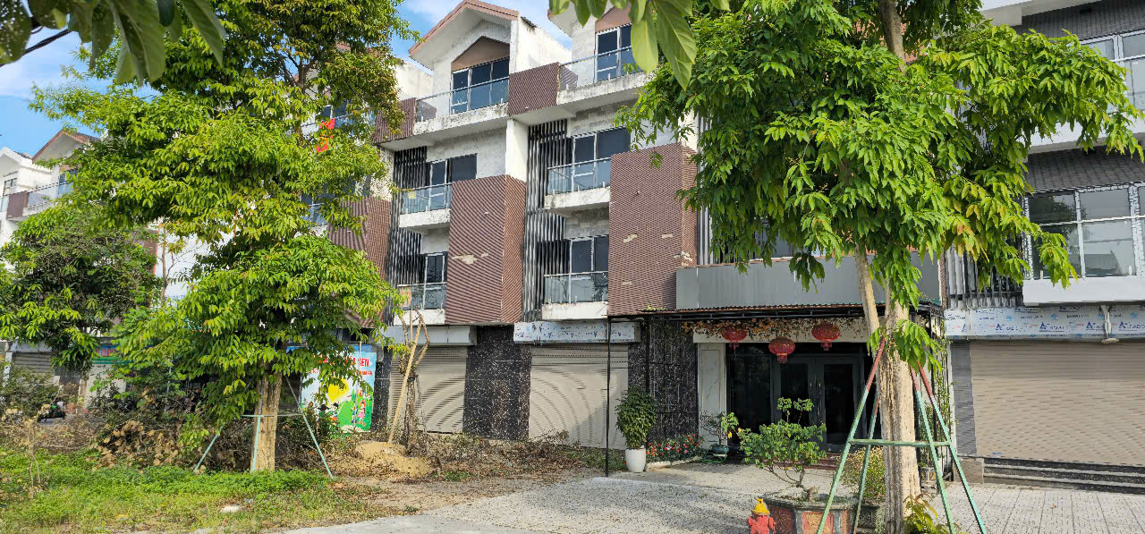 Cận cảnh khu đô thị hơn 1.400 tỉ đồng quá hạn tiến độ 6 năm vẫn chưa hoàn thành - Ảnh 9.