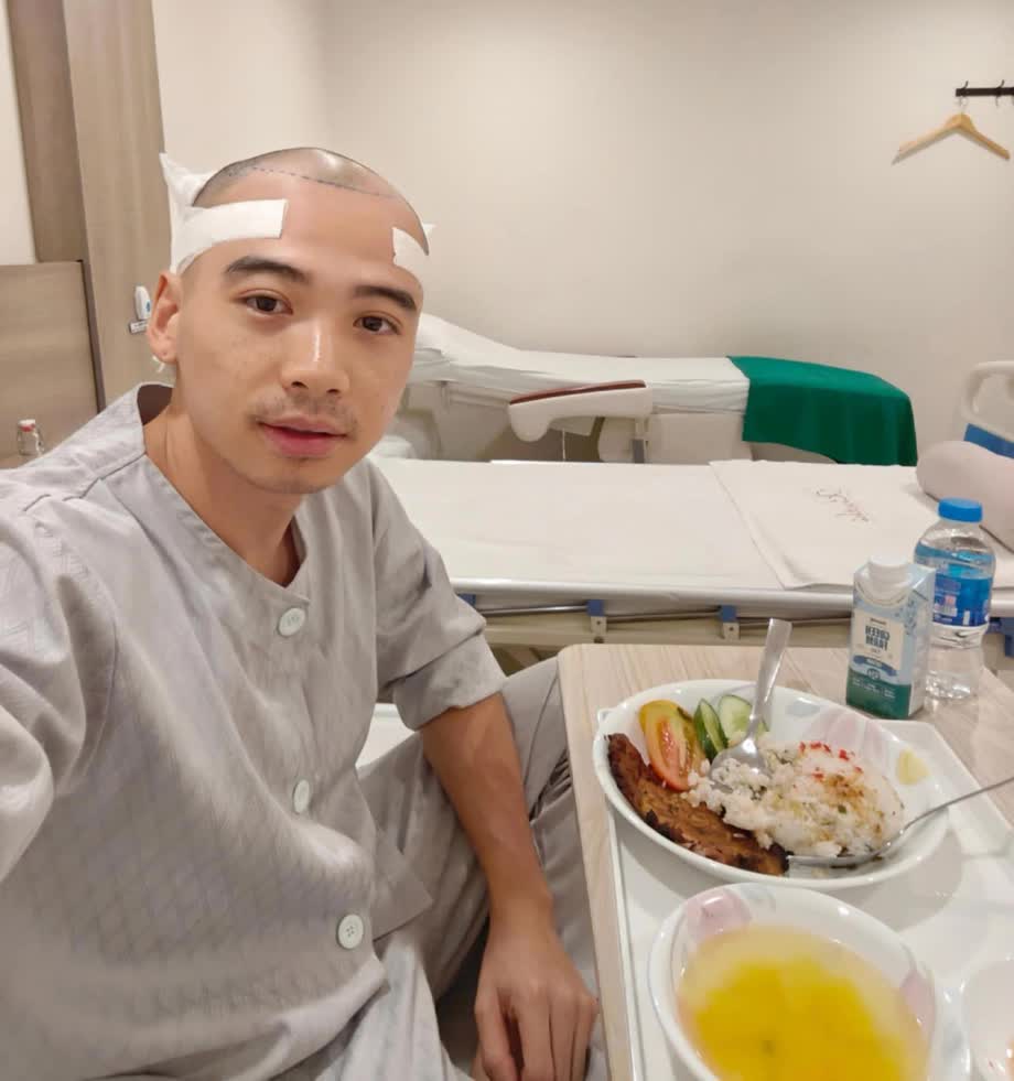 Chồng Hoa hậu H'Hen Niê phẫu thuật thẩm mỹ?- Ảnh 4. Chồng Hoa hậu H'Hen Niê phẫu thuật thẩm mỹ?- Ảnh 4.
