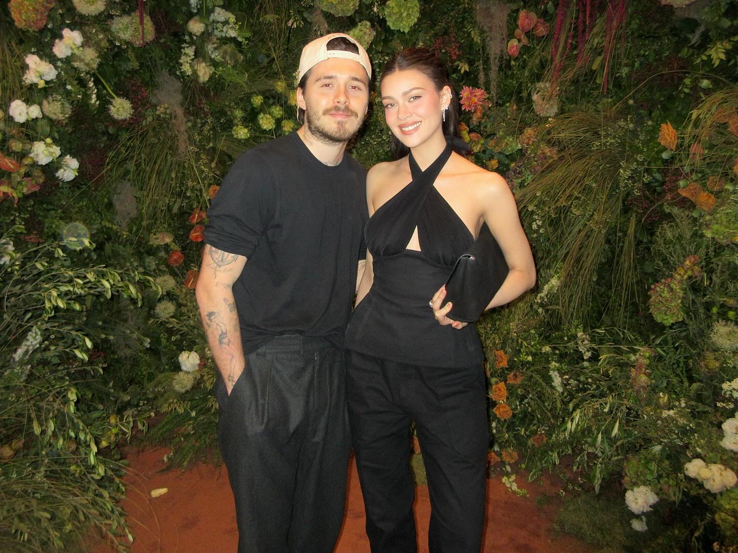 Con trai cả nhà Beckham tự tay tung ảnh nét căng cùng vợ tiệc tùng giữa drama gia đình: Thực sự bị vợ kiểm soát?- Ảnh 1.