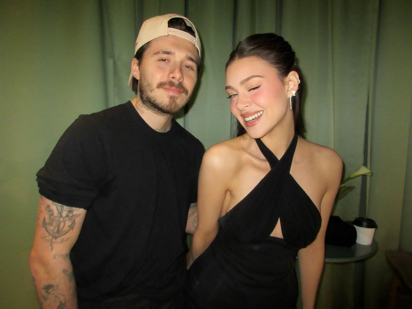 Con trai cả nhà Beckham tự tay tung ảnh nét căng cùng vợ tiệc tùng giữa drama gia đình: Thực sự bị vợ kiểm soát?- Ảnh 2.