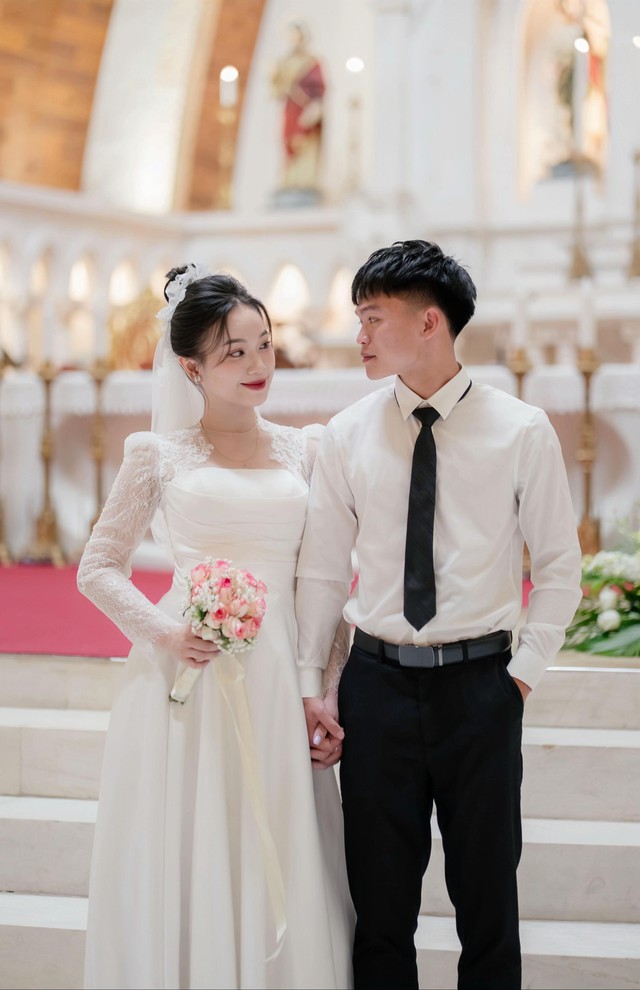 C&ocirc; g&aacute;i Nghệ An để lộ v&ograve;ng 2 l&ugrave;m l&ugrave;m nghi vấn mang bầu với Hồ Văn Cường sau đ&aacute;m cưới- Ảnh 3.