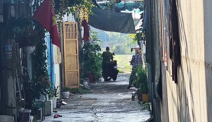 Người đàn ông sát hại bạn nhậu rồi tự sát tại phòng trọ ở TP . HCM - Ảnh 1.