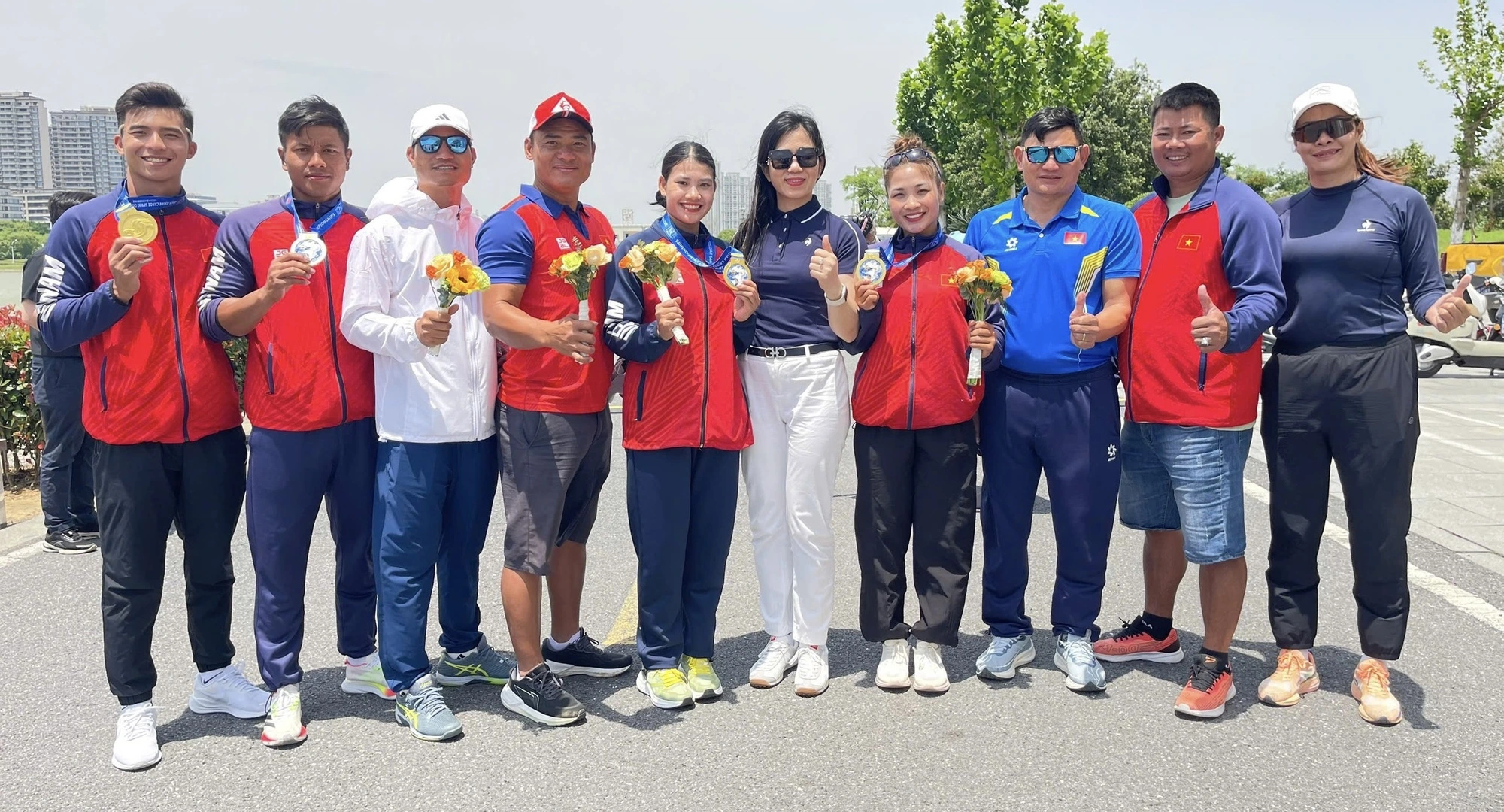 Cầu thủ Việt kiều khuynh đảo V.League, ngày ĐT Việt Nam "xứng bá" châu Á không còn xa? - Ảnh 6.