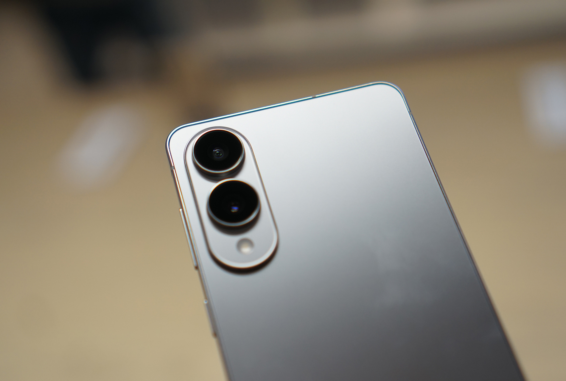 Galaxy S25 Edge: Smartphone mỏng 5 , 8 mm , giá 30 triệu đồng từ Samsung - Ảnh 5. Galaxy S25 Edge: Smartphone mỏng 5 , 8 mm , giá 30 triệu đồng từ Samsung - Ảnh 5.