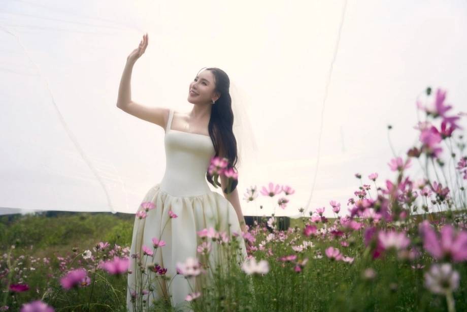 Hồ Quỳnh Hương lấy chồng vào ngày mai, ở Đảo Rều - Ảnh 1.