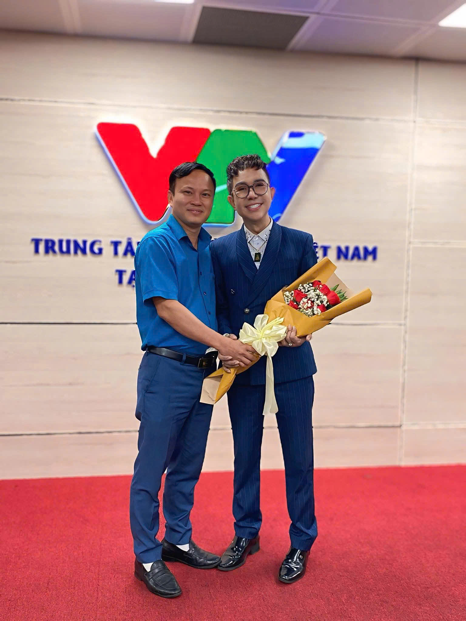 Thông tin mới vụ ca sĩ Long Nhật tuyên bố từ chức - Ảnh 2. Thông tin mới vụ ca sĩ Long Nhật tuyên bố từ chức - Ảnh 2.