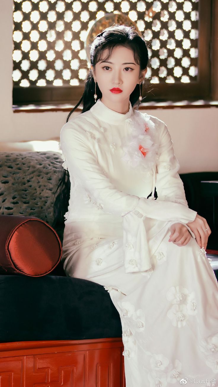 10 mỹ nhân mặc sườn xám đẹp nhất Trung Quốc: Lưu Diệc Phi xếp thứ 7, hạng 1 không có đối thủ suốt 25 năm- Ảnh 9.