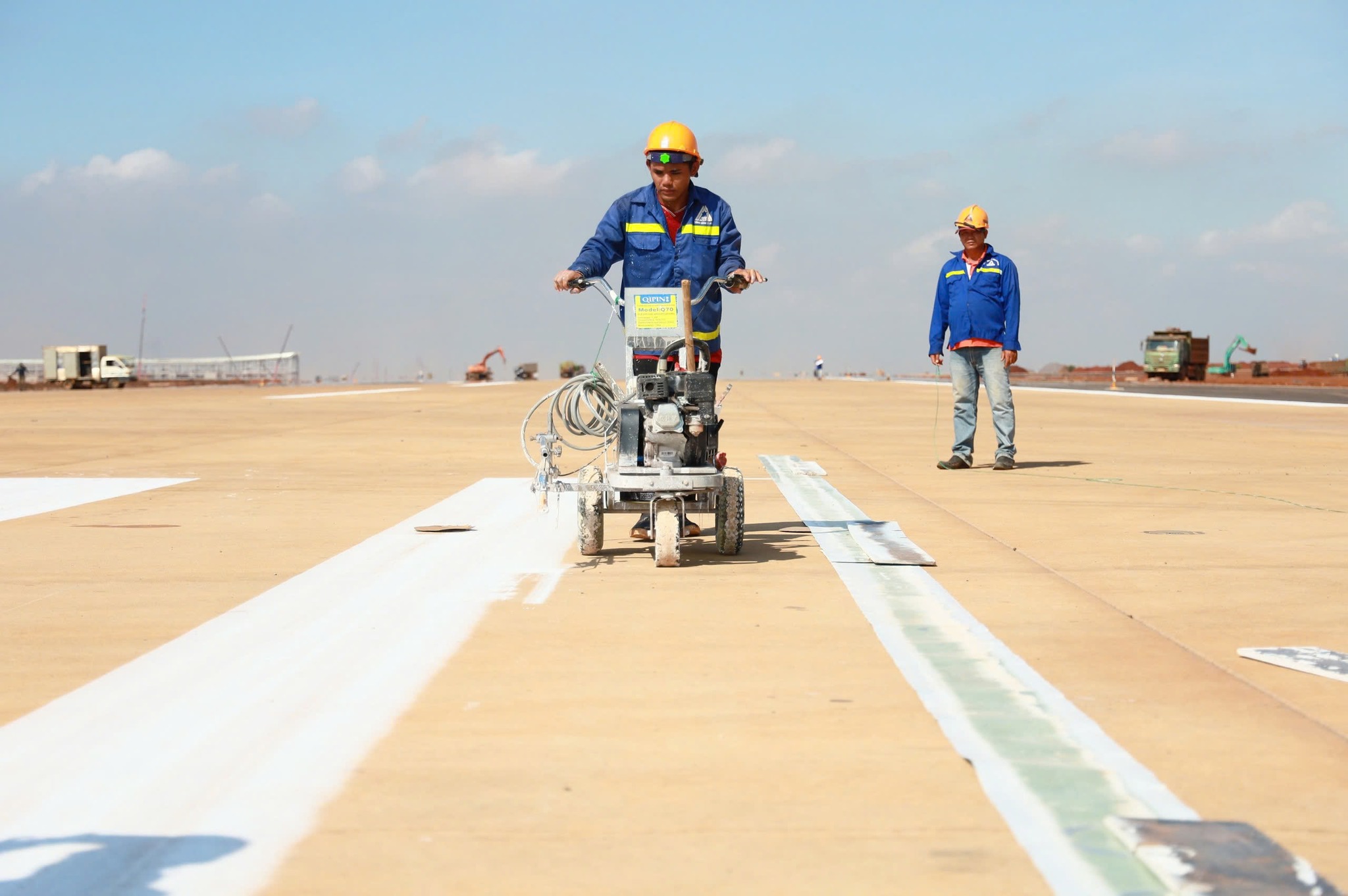 'Thần tốc' thi công, đường băng sân bay 16 tỷ USD đã sáng đèn, sẵn sàng đưa Việt Nam vào kỷ nguyên mới - Ảnh 5.
