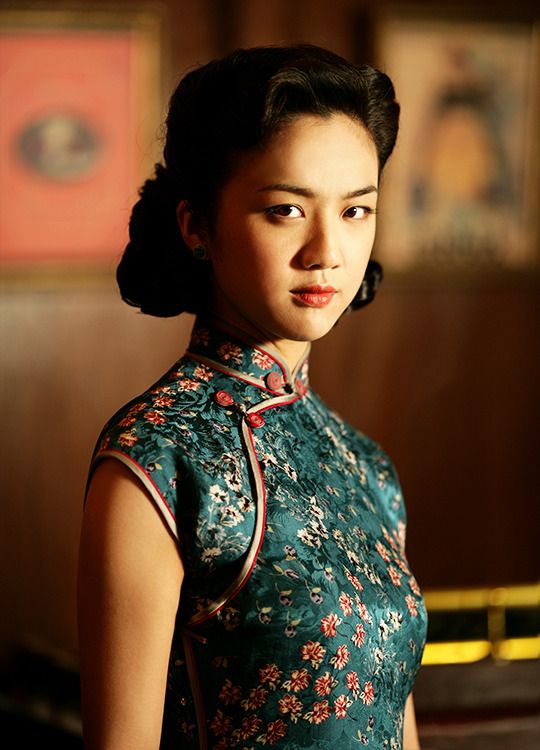 10 mỹ nhân mặc sườn xám đẹp nhất Trung Quốc: Lưu Diệc Phi xếp thứ 7, hạng 1 không có đối thủ suốt 25 năm- Ảnh 5.