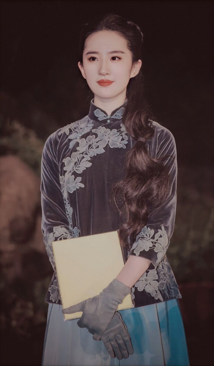 10 mỹ nhân mặc sườn xám đẹp nhất Trung Quốc: Lưu Diệc Phi xếp thứ 7, hạng 1 không có đối thủ suốt 25 năm- Ảnh 24.