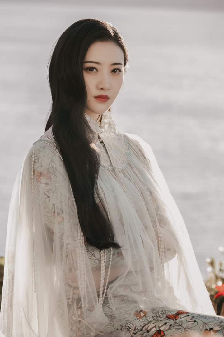 10 mỹ nhân mặc sườn xám đẹp nhất Trung Quốc: Lưu Diệc Phi xếp thứ 7, hạng 1 không có đối thủ suốt 25 năm- Ảnh 12.