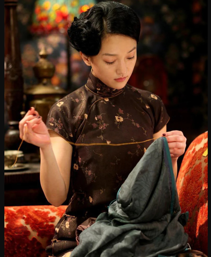 10 mỹ nhân mặc sườn xám đẹp nhất Trung Quốc: Lưu Diệc Phi xếp thứ 7, hạng 1 không có đối thủ suốt 25 năm- Ảnh 36.