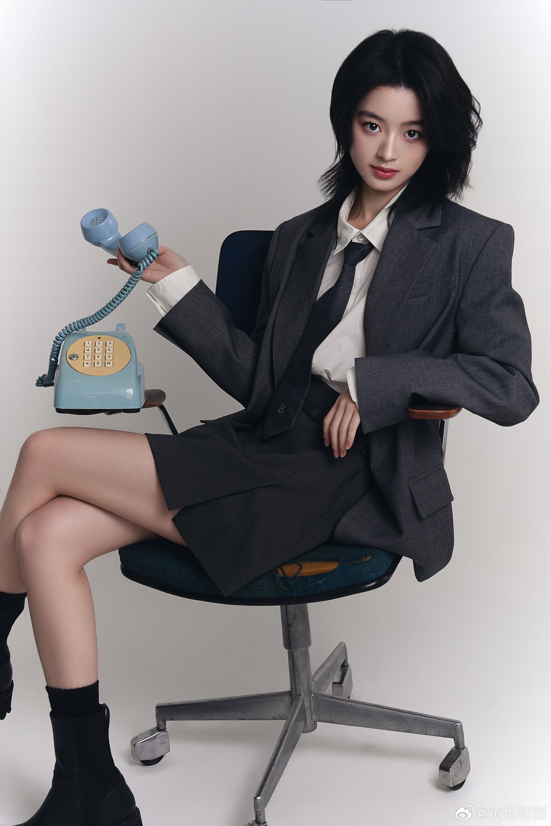 Hot nhất Weibo: Đôi khuyên tai 8 tỷ vạch trần bí mật động trời của nữ chính Sở Kiều Truyện 2- Ảnh 5. Hot nhất Weibo: Đôi khuyên tai 8 tỷ vạch trần bí mật động trời của nữ chính Sở Kiều Truyện 2- Ảnh 5.