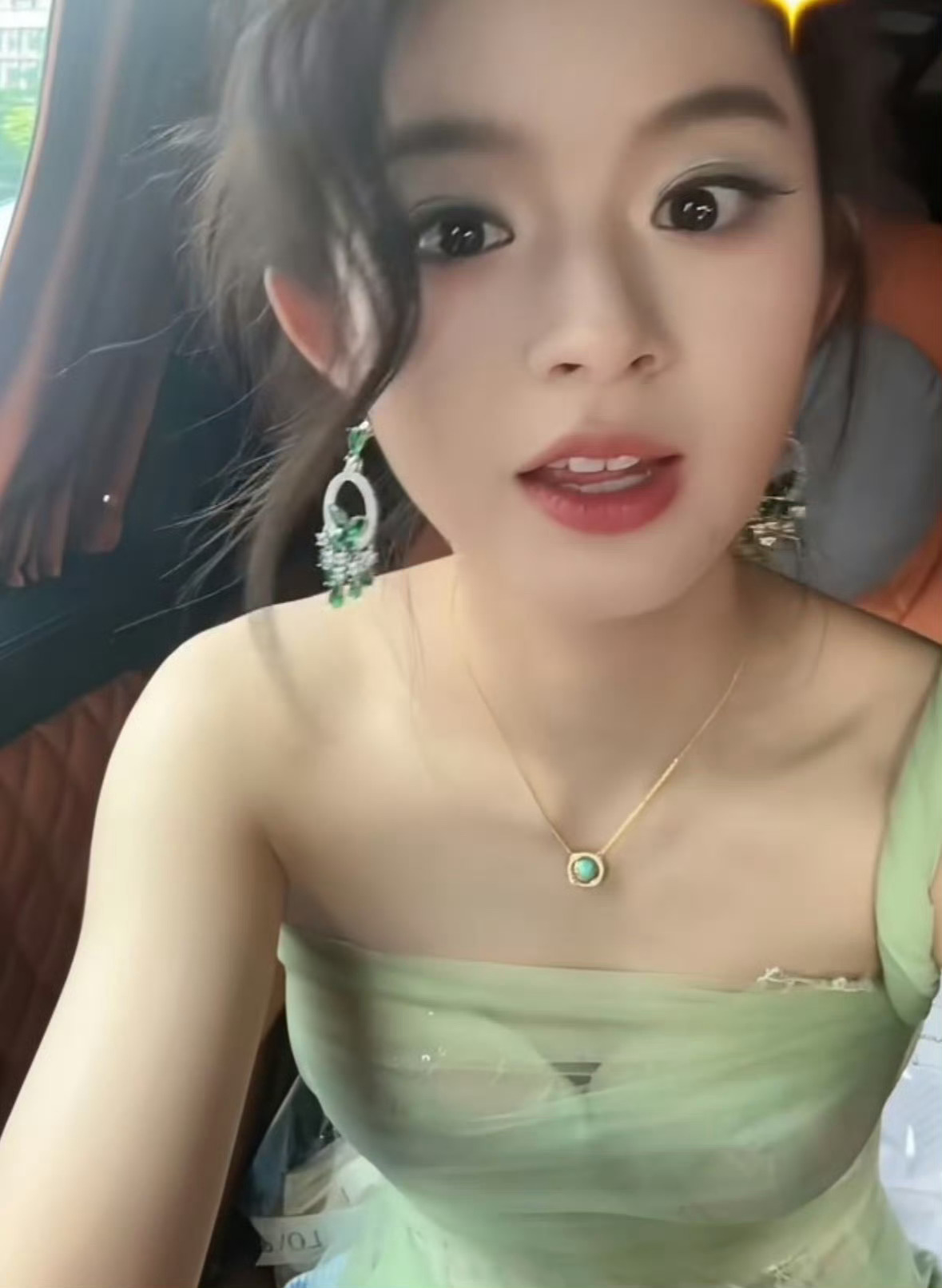 Hot nhất Weibo: Đôi khuyên tai 8 tỷ vạch trần bí mật động trời của nữ chính Sở Kiều Truyện 2- Ảnh 1. Hot nhất Weibo: Đôi khuyên tai 8 tỷ vạch trần bí mật động trời của nữ chính Sở Kiều Truyện 2- Ảnh 1.