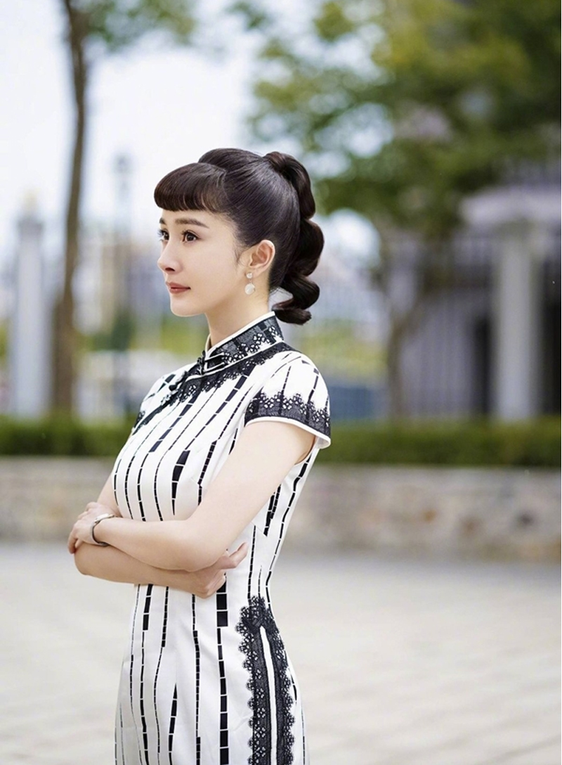 10 mỹ nhân mặc sườn xám đẹp nhất Trung Quốc: Lưu Diệc Phi xếp thứ 7, hạng 1 không có đối thủ suốt 25 năm- Ảnh 21.