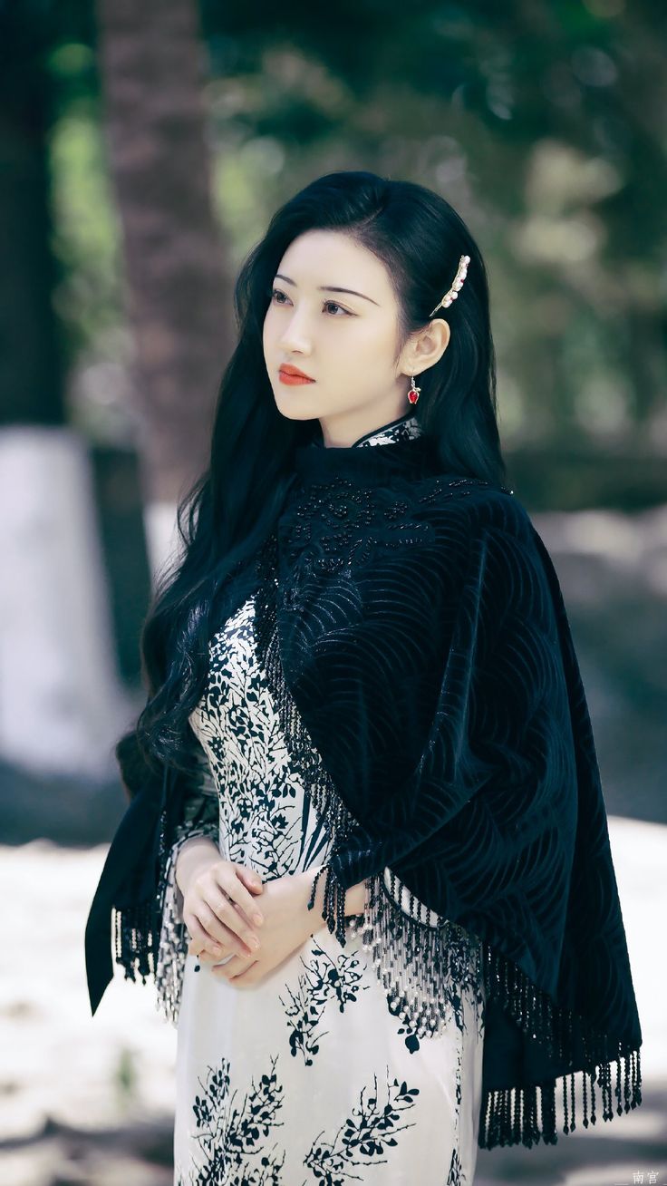 10 mỹ nhân mặc sườn xám đẹp nhất Trung Quốc: Lưu Diệc Phi xếp thứ 7, hạng 1 không có đối thủ suốt 25 năm- Ảnh 11.