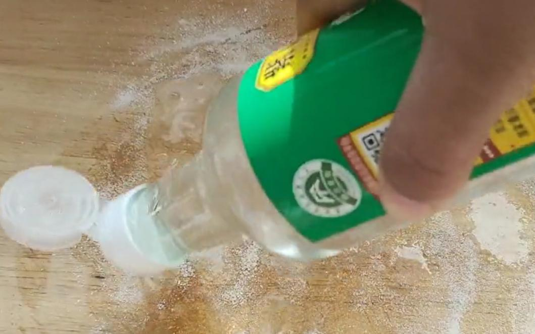 Vệ sinh thớt gỗ sạch như mới: Công thức diệt nấm mốc hiệu quả bất ngờ - Ảnh 4. Vệ sinh thớt gỗ sạch như mới: Công thức diệt nấm mốc hiệu quả bất ngờ - Ảnh 4.